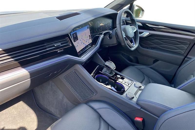 Used VW Touareg R 462 HP (339 kW) 2025 Silicon grey SUV