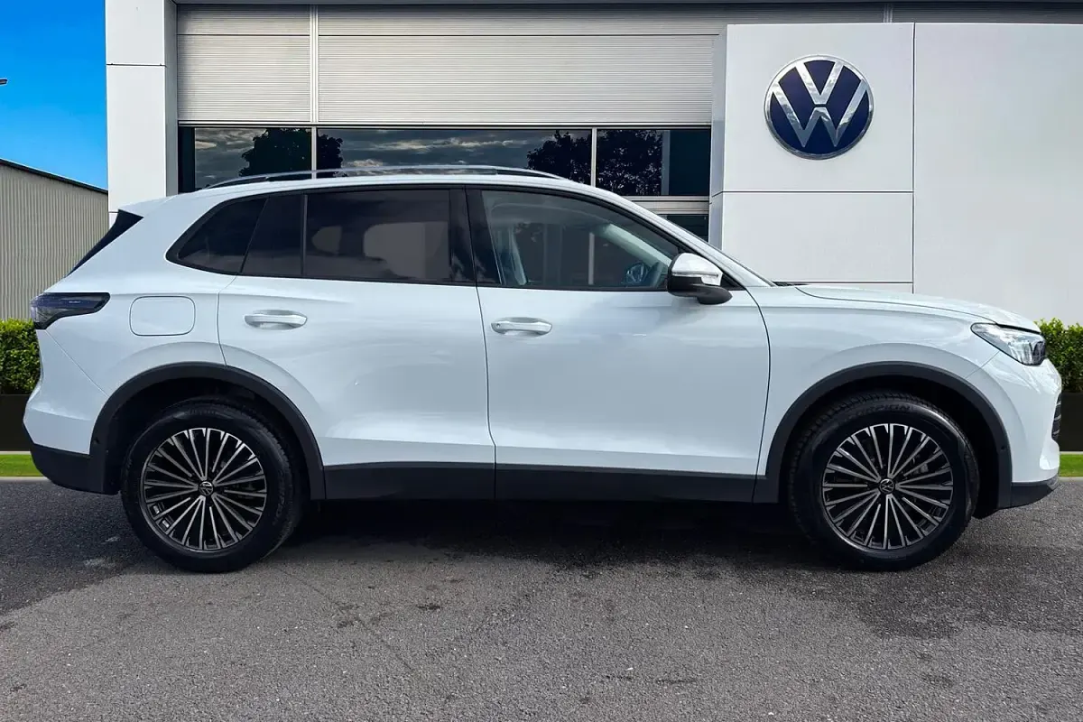 New VW Tiguan Match 150 HP (110 kW) 2025 White SUV