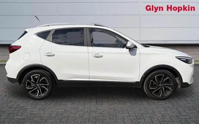 Używany MG ZS Exclusive 111 KM (81 kW) 2023 Biały SUV