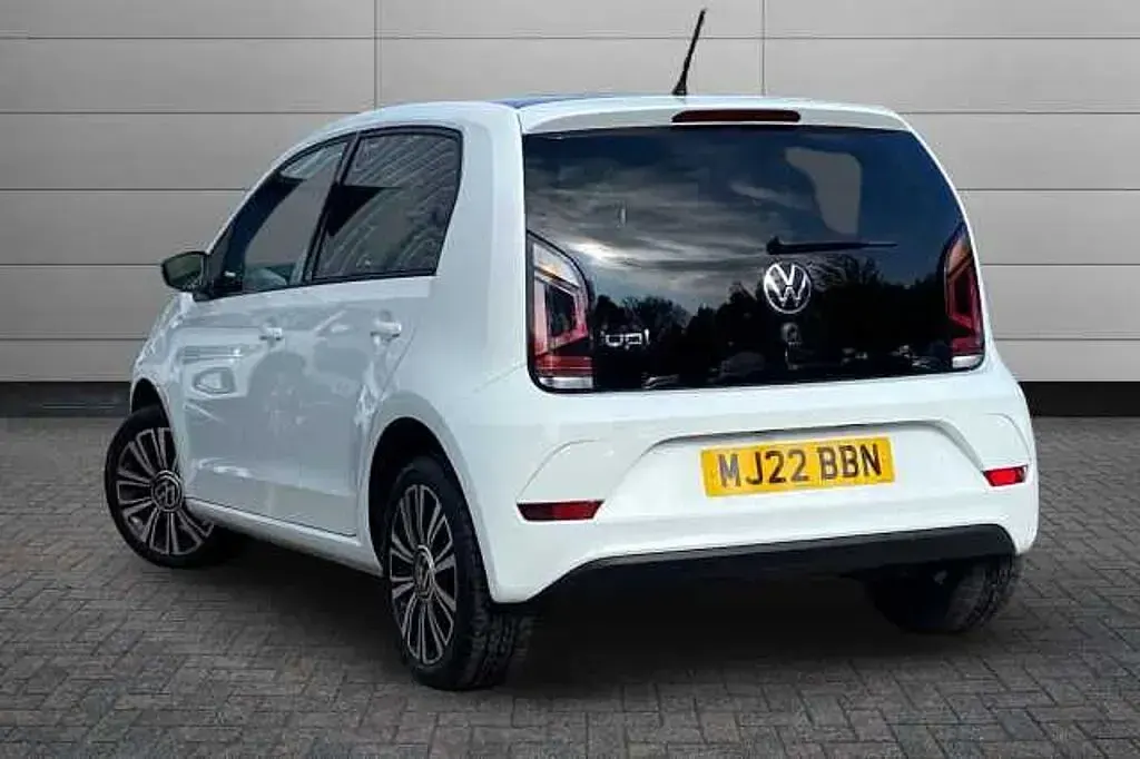 Begagnad VW up! Black Edition 65 HK (47 kW) 2022 Vit Halvkombi