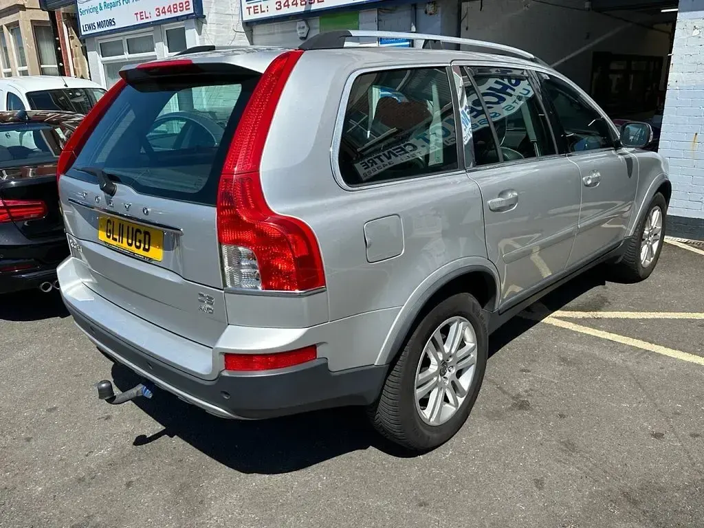 Used Volvo XC90 SE 200 HP (147 kW) 2011 Silver SUV