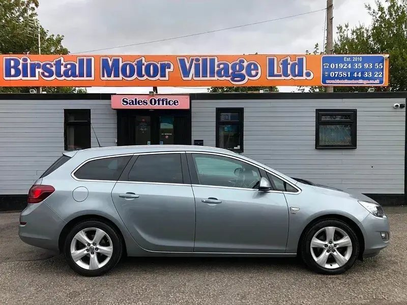 Used Vauxhall Astra SRi 116 HP (85 kW) 2012 Estate