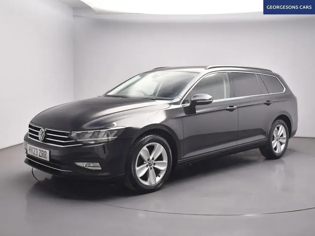Used VW Passat SE 150 HP (110 kW) 2023 Black Estate