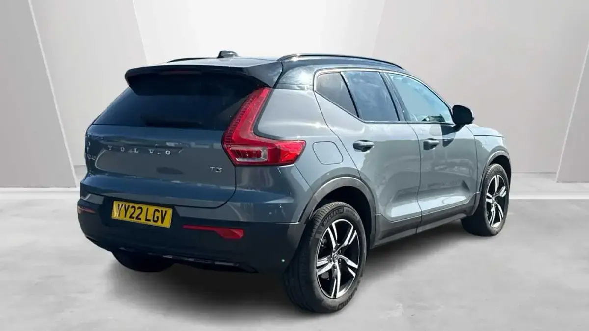 Used Volvo XC40 R-Design 161 HP (118 kW) 2022 SUV