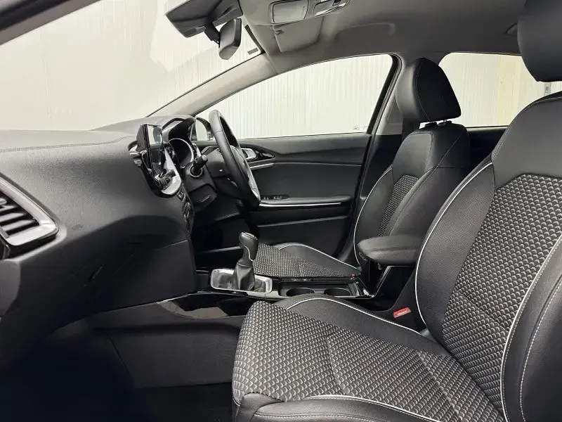 Usado Kia XCeed 2023 Verde SUV
