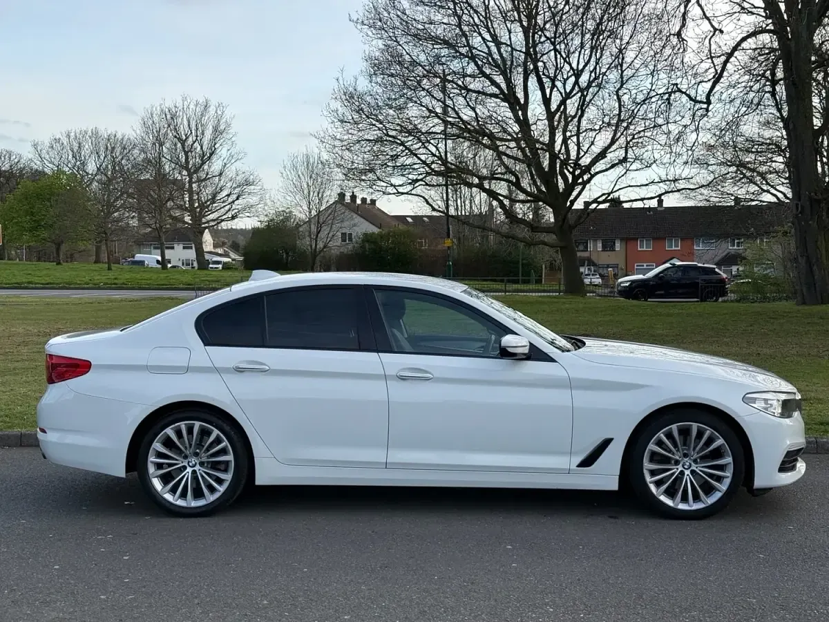 Usado BMW 520 Comfort Edition 2017 Blanco Berlina