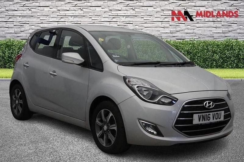 Used Hyundai ix20 SE 90 HP (66 kW) 2016 Silver Hatchback