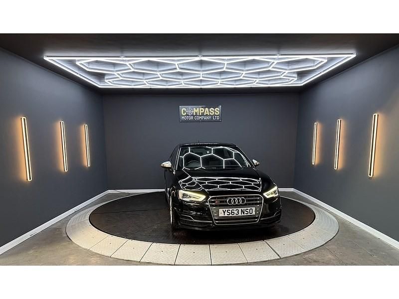 Begagnad Audi S3 Sportback Advanced 300 HK (220 kW) 2013 Svart Halvkombi