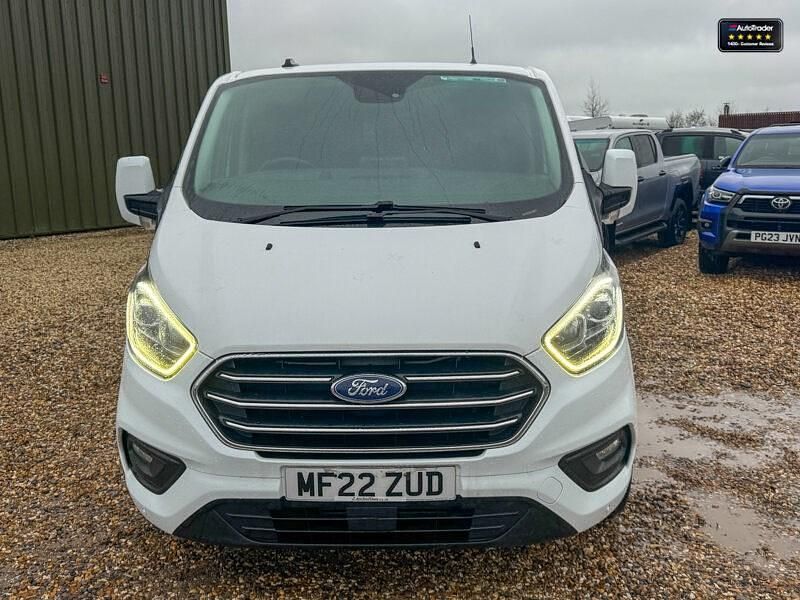 Used Ford Transit Custom Limited 185 HP (136 kW) 2022 White Van