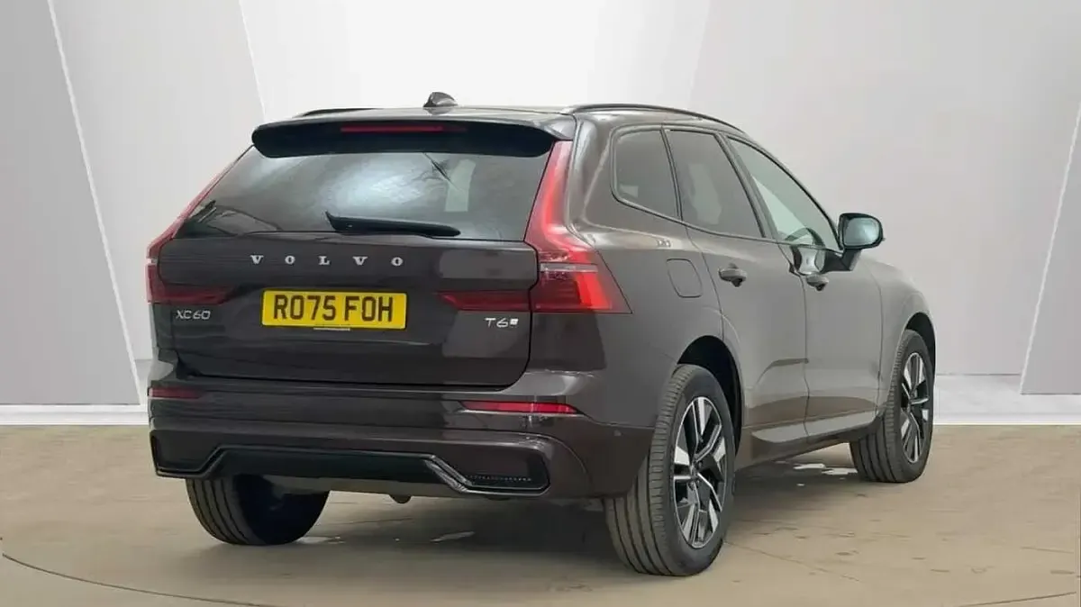 Used Volvo XC60 Plus 345 HP (253 kW) 2025 Red SUV