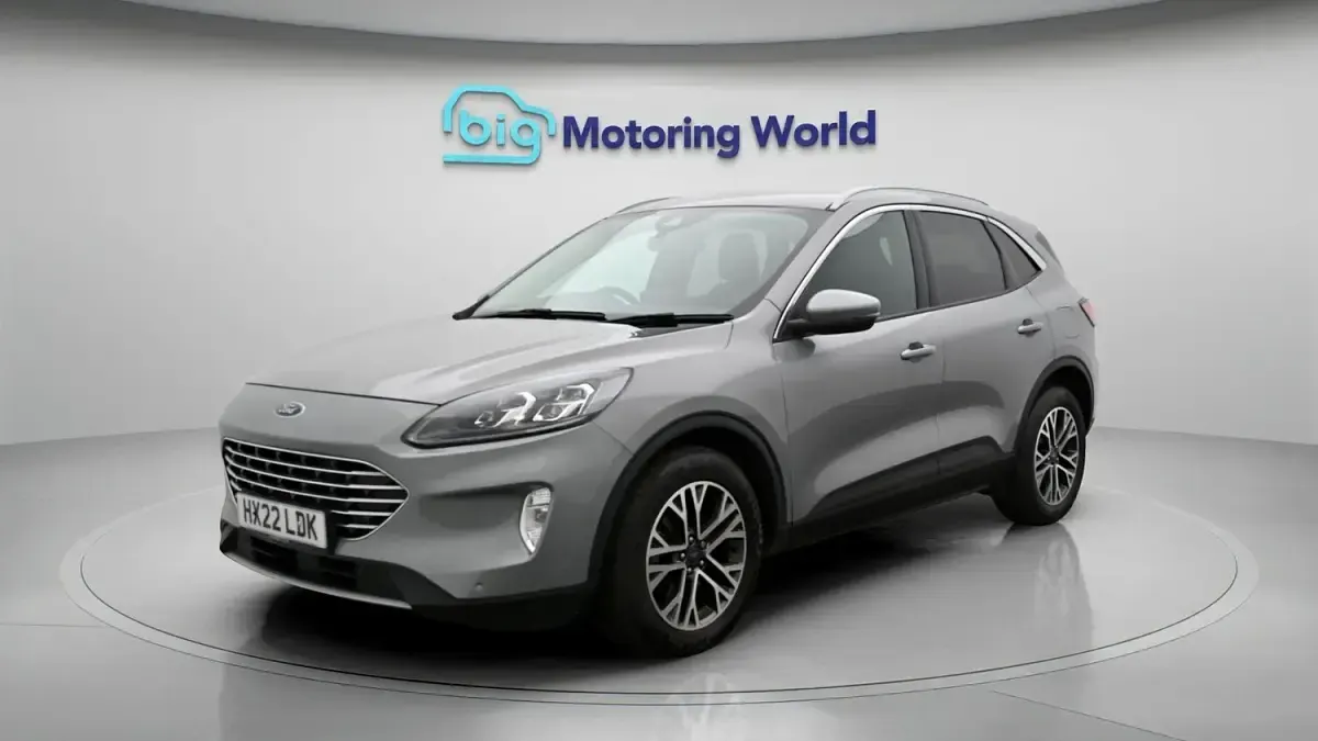 Used Ford Kuga Titanium 150 HP (110 kW) 2022 Silver SUV
