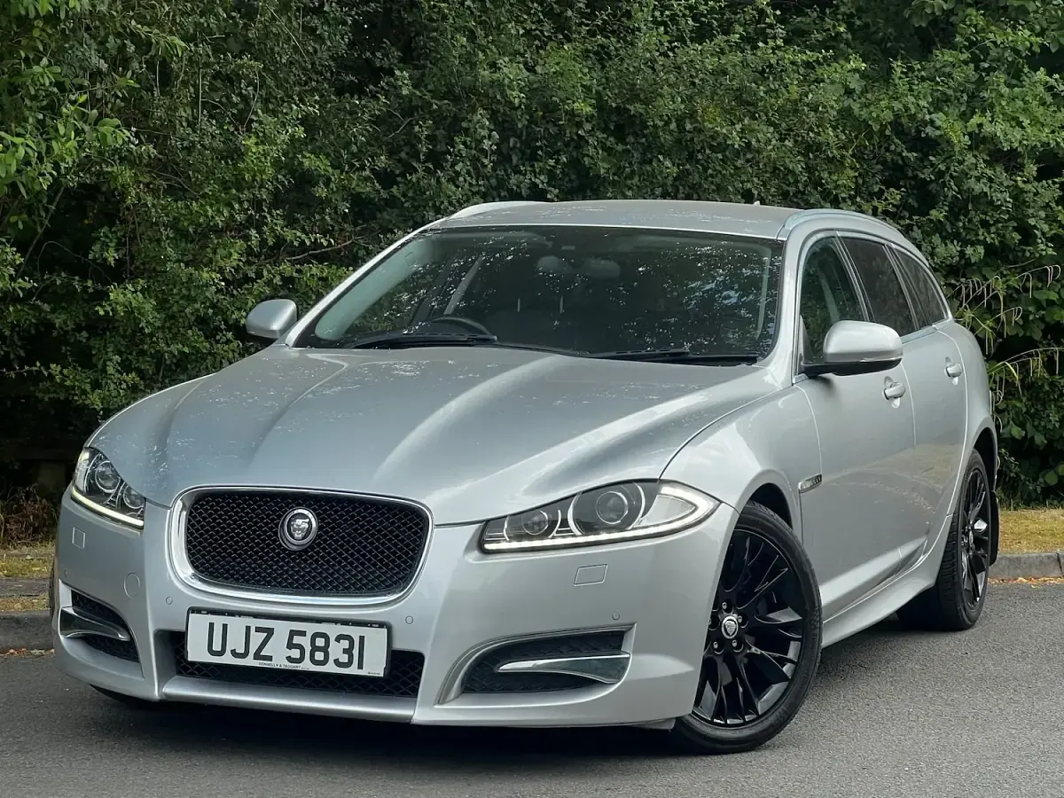 Used Jaguar XF 200 HP (147 kW) 2013 Silver Estate