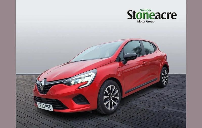 Used Renault Clio V Evolution 90 HP (66 kW) 2023 Red Hatchback