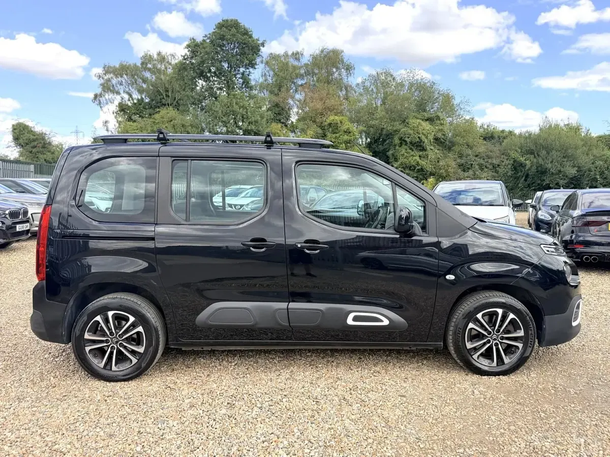 Used Citroën Berlingo Flair 130 HP (95 kW) 2018 Black MPV