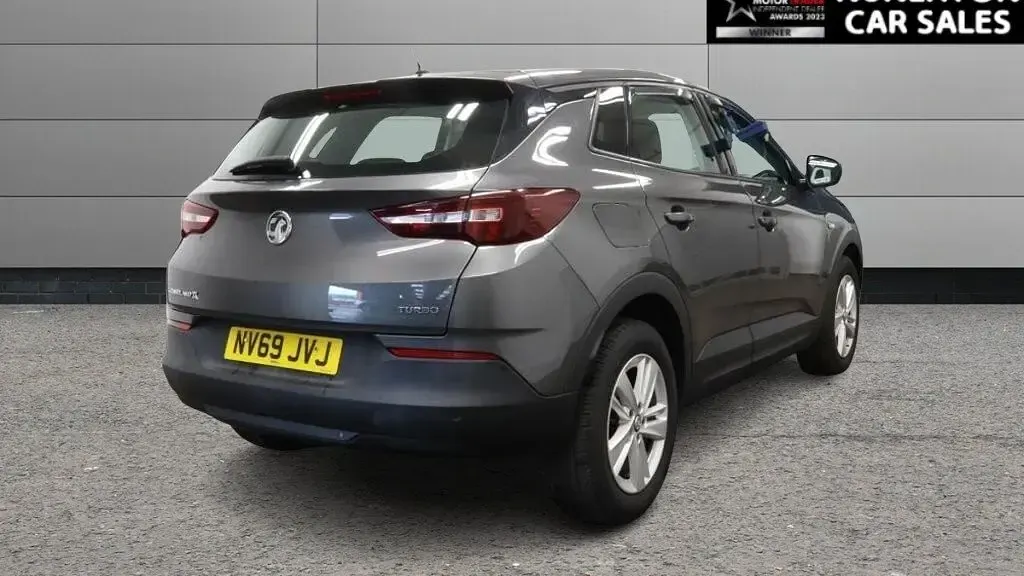 Used Vauxhall Grandland X 130 HP (95 kW) 2020 Grey SUV