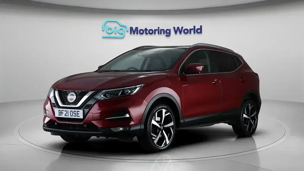 Used Nissan Qashqai N-Motion 140 HP (102 kW) 2021 Red SUV