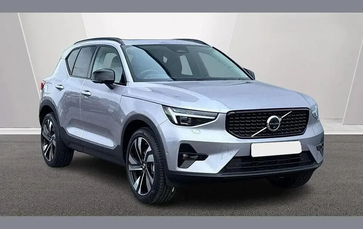 New Volvo XC40 Ultra 161 HP (118 kW) 2026 Silver SUV