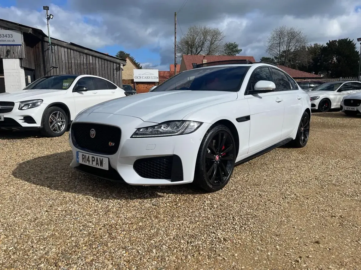 Begagnad Jaguar XF Supercharged 2016 Vit Sedan