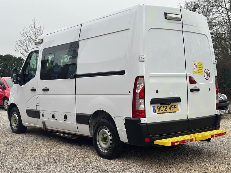 Used Vauxhall Movano 130 HP (95 kW) 2018 White MPV