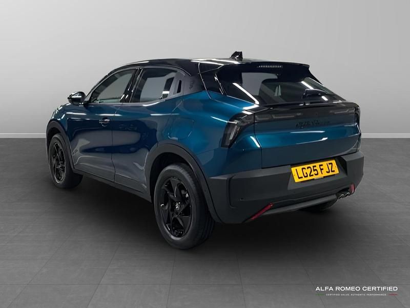 Used Alfa Romeo Junior 134 HP (98 kW) 2025 Blue SUV