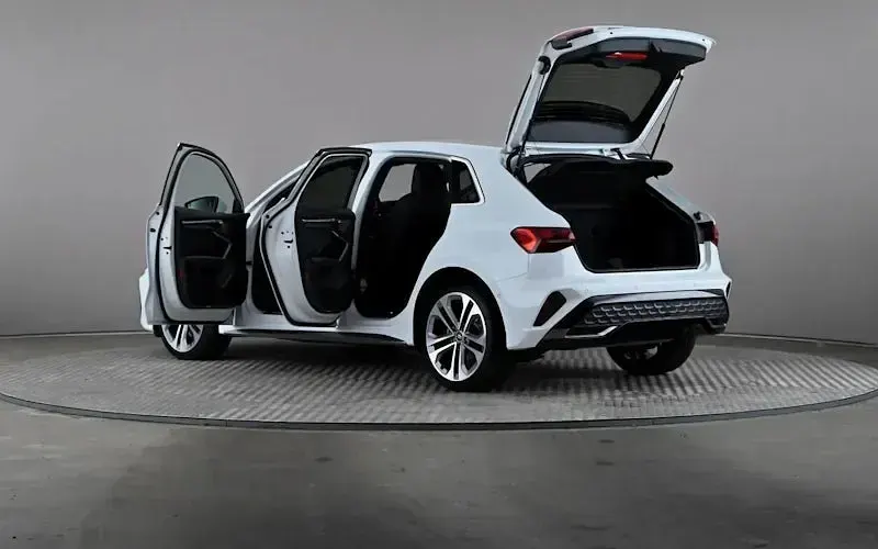 Used Audi A3 Sportback e-tron S-Line 204 HP (150 kW) 2026 White Hatchback
