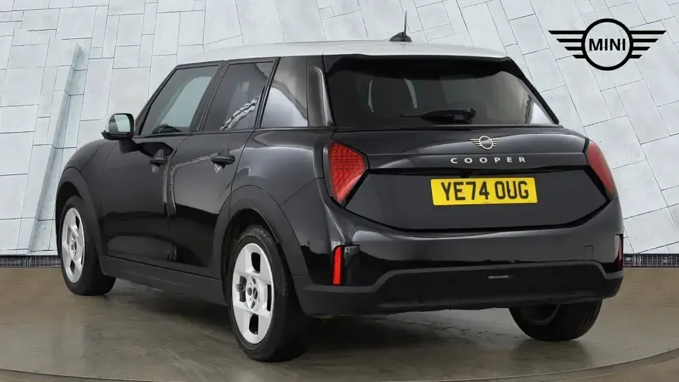 Used Mini Cooper Hatch 154 HP (113 kW) 2024 Black Hatchback