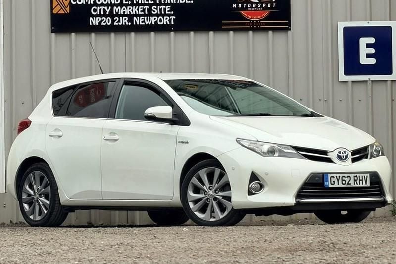 Used Toyota Auris Hybrid 136 HP (100 kW) 2012