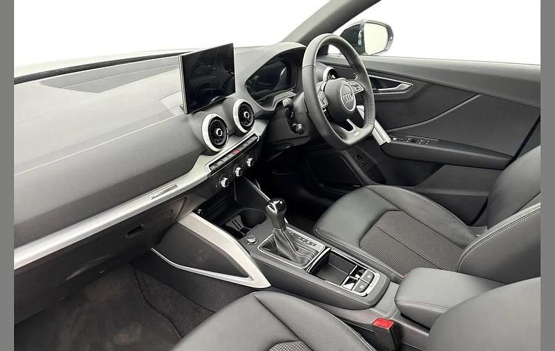 Used Audi Q2 Black Edition 147 HP (108 kW) 2025 Blue SUV