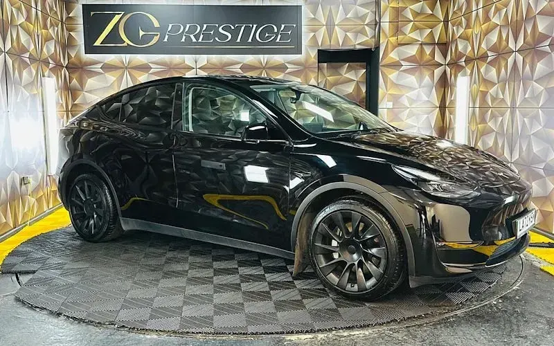 Used Tesla Model Y Long Range AWD 286 kW (389 HP) 2025 SUV