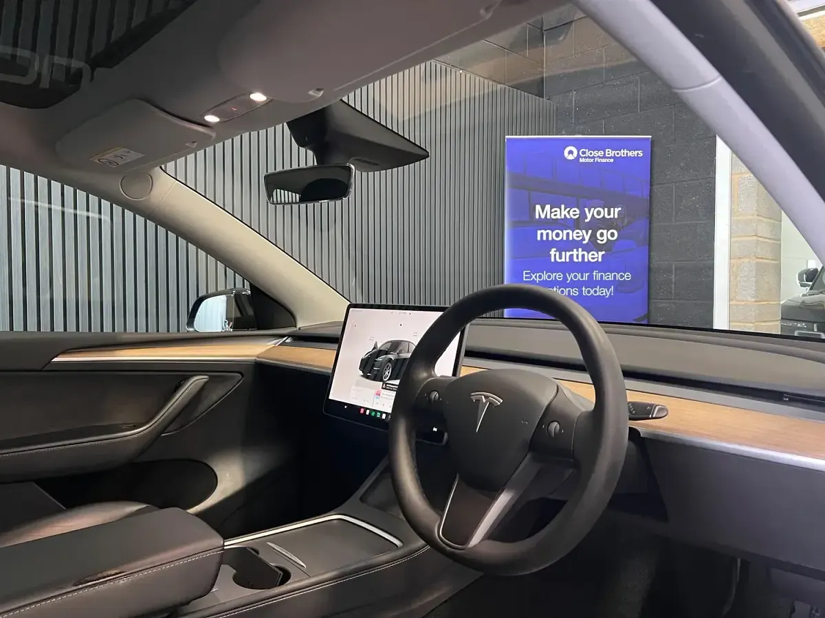 Used Tesla Model Y Long Range AWD 378 kW (514 HP) 2022 Black SUV