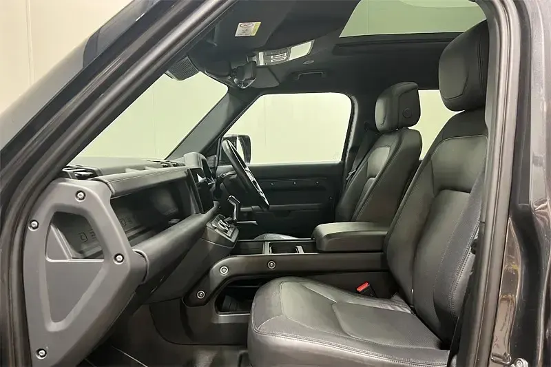 Used Land Rover Defender HSE Dynamic 245 HP (180 kW) 2023 Grey SUV