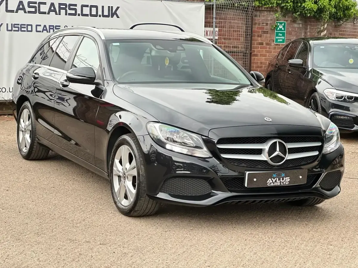 Second-hand Mercedes C200 Executive 184 CP (135 kW) 2018 Negru Break