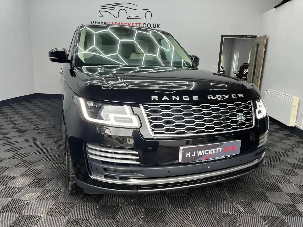 Used Land Rover Range Rover Autobiography 339 HP (249 kW) 2019 Black SUV