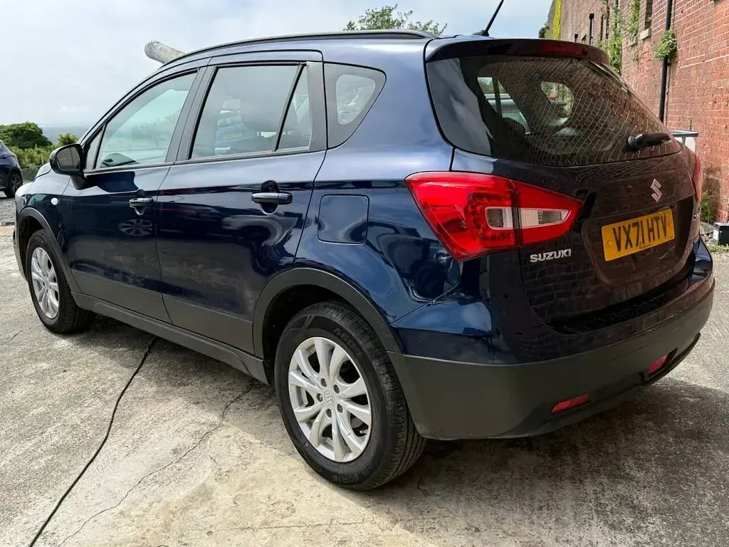 Used Suzuki SX4 SZ4 129 HP (94 kW) 2021 Blue SUV