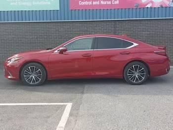 Used Lexus ES300H 218 HP (160 kW) 2022 Red Sedan