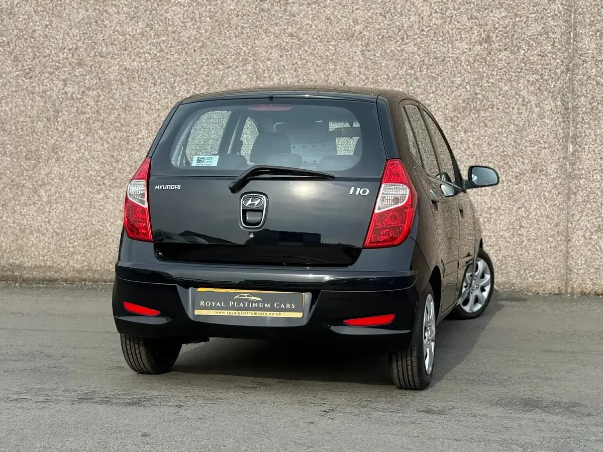 Used Hyundai i10 Classic 85 HP (62 kW) 2012 Black Hatchback