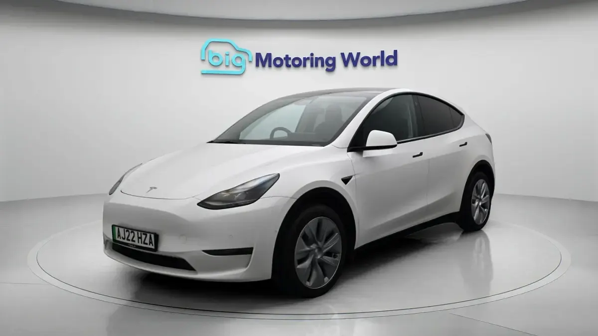 Used Tesla Model Y Long Range AWD 378 kW (514 HP) 2022 White SUV