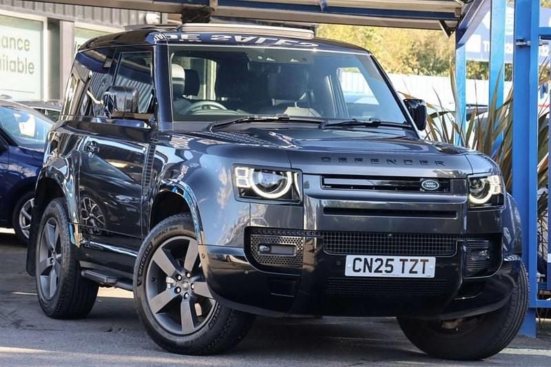 Grey Used 2025 Land Rover Defender HSE Dynamic SUV | £63,991 (Super price) - Image 1/1