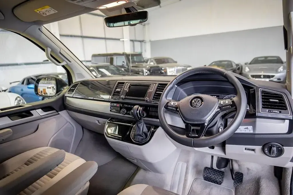 Usado VW California California 204 HP (150 kW) 2017 Cinzento Van