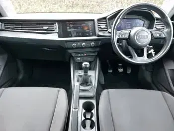 Used Audi A1 Design 95 HP (69 kW) 2021 White SUV