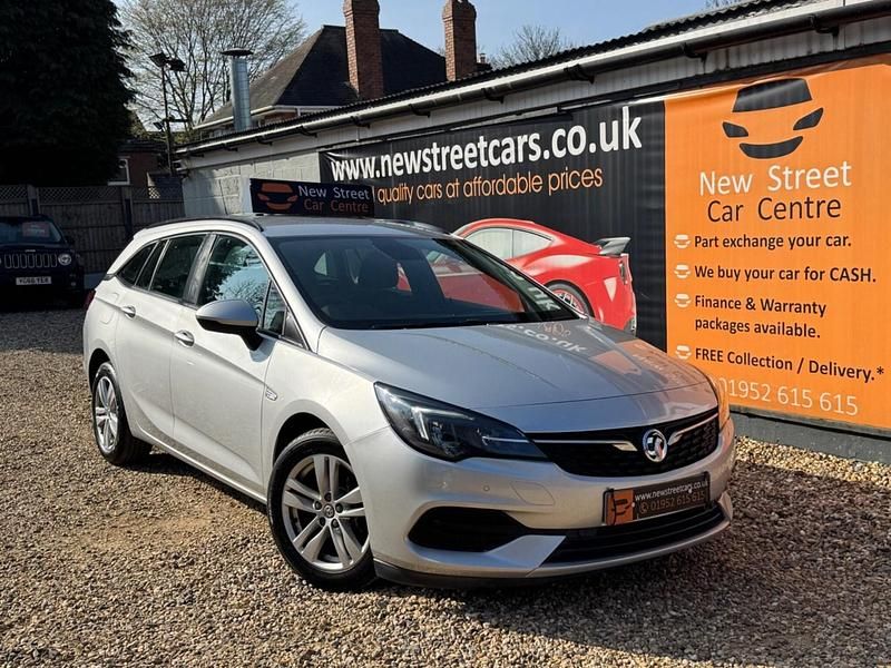 Used Vauxhall Astra Business Edition 122 HP (89 kW) 2021 Silver Estate