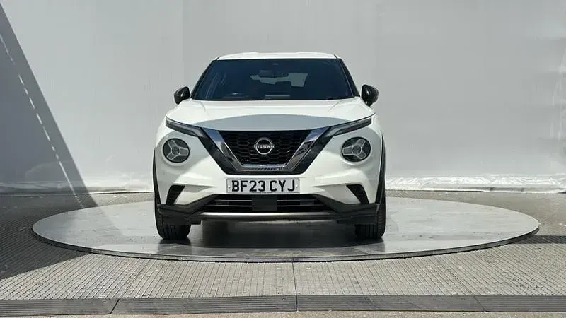 Used Nissan Juke N-Connecta 114 HP (83 kW) 2023 White SUV