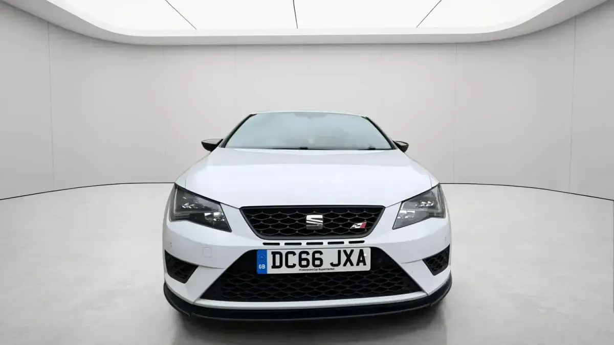 Używany Seat Leon CUPRA 290 KM (213 kW) 2016 Biały Hatchback