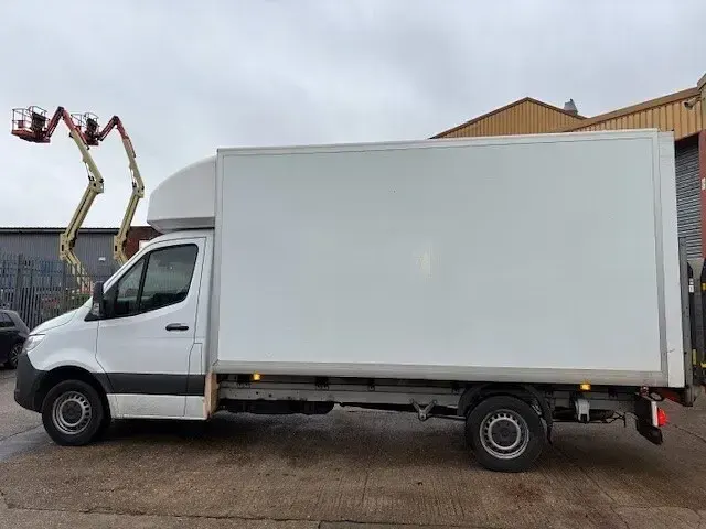 Used Mercedes Sprinter Progressive 148 HP (108 kW) 2022 White Van