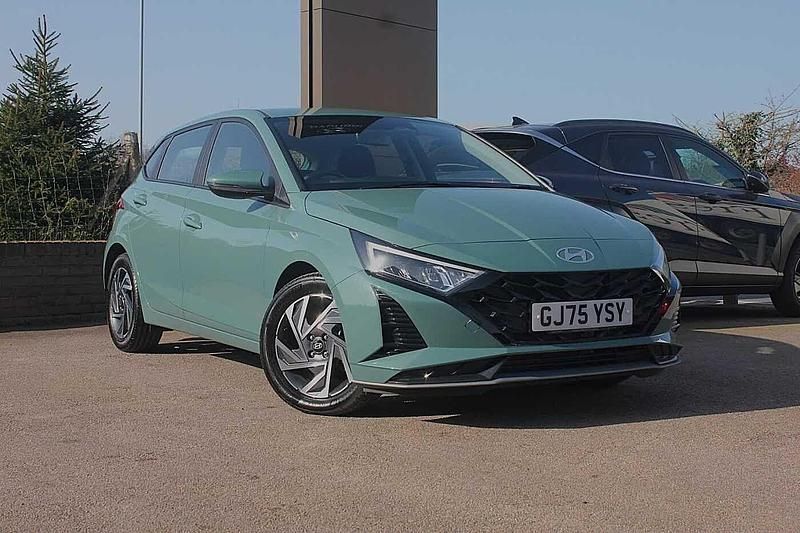Used Hyundai i20 Advanced 101 HP (74 kW) 2025 Green Hatchback