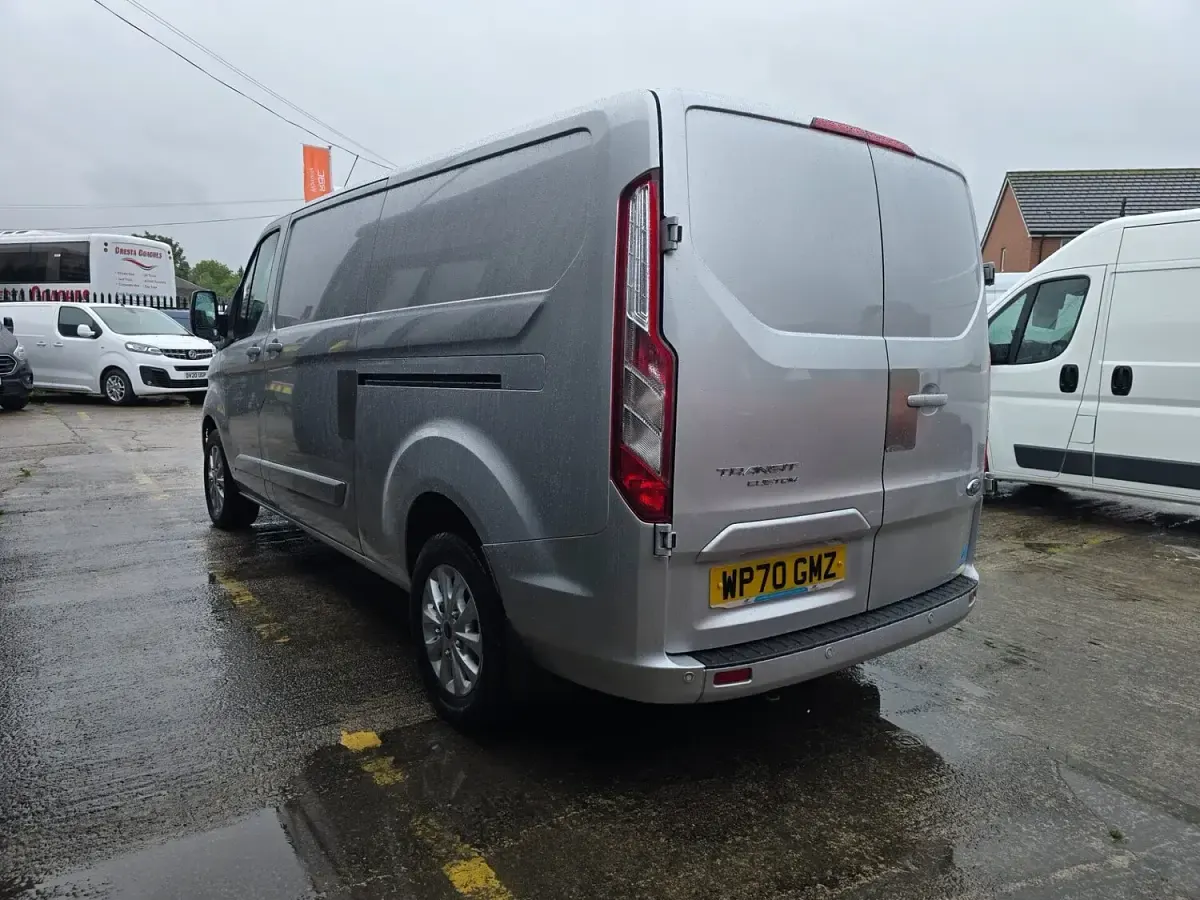 Used Ford Transit Custom Limited 130 HP (95 kW) 2020 Silver Van