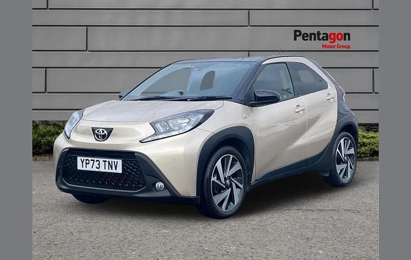Used Toyota Aygo X 71 HP (52 kW) 2024 Beige SUV