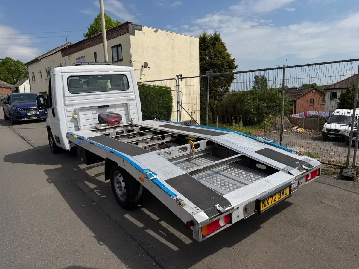 Begagnad Peugeot Boxer 2022 Vit Van