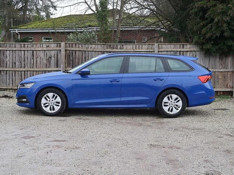 Used Skoda Octavia SE Technology 108 HP (79 kW) 2022 Energy blue Estate