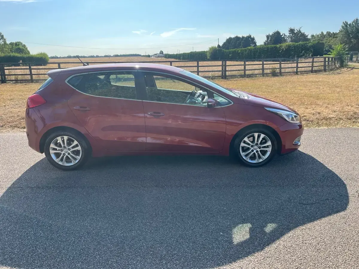 Used Kia Ceed 128 HP (94 kW) 2013 Red Hatchback